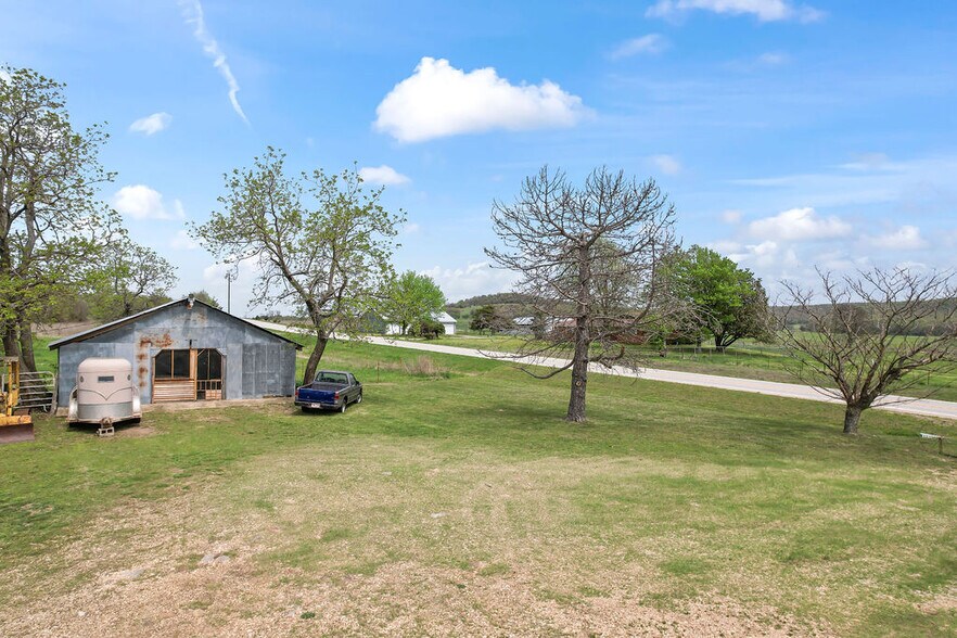 More Photos Of 10535 N Highway 59, Summers Land For Sale
