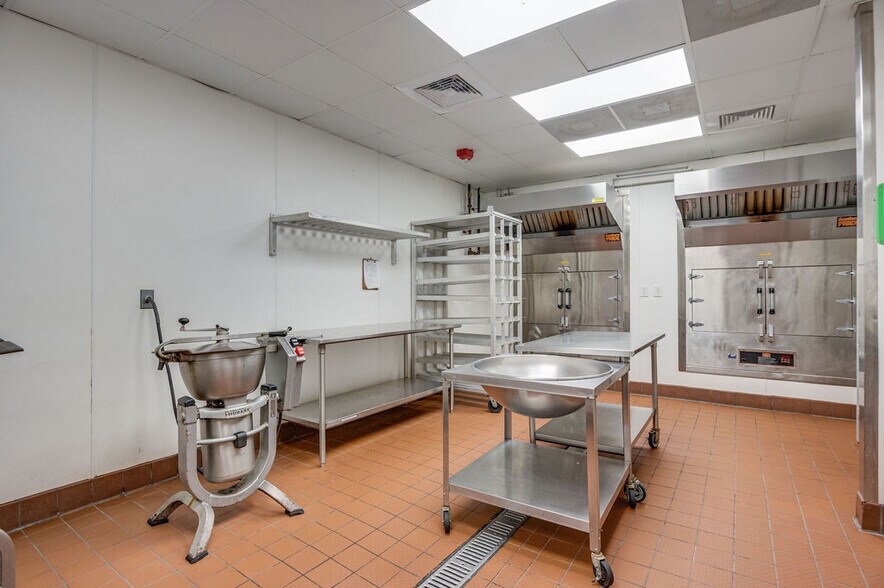 More Photos Of 2470 Gum Branch Rd, Jacksonville Restaurant For Sale