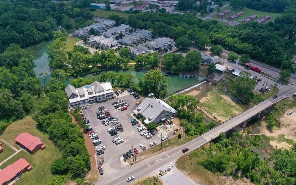 More Photos Of 911 Creekside Ct, Helena Storefront Retail Residential For Sale