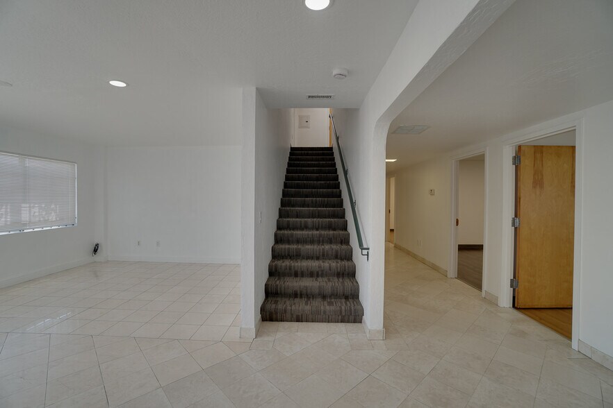 More Photos Of 2196 American Ave, Hayward Warehouse For Lease