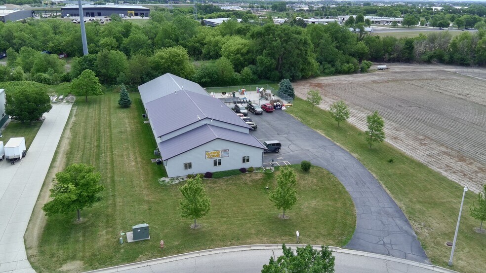 More Photos Of 4030 Commercial Dr, Janesville Manufacturing For Sale
