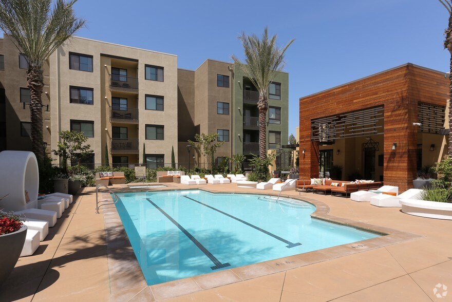 More Photos Of 9400 Corbin Ave, Northridge Apartments For Lease