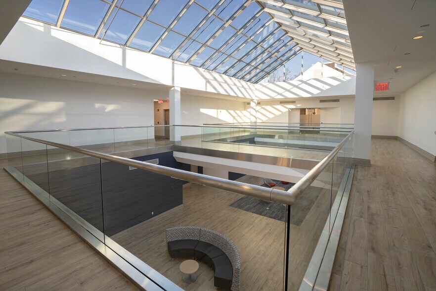 More Photos Of 1415 Kellum Pl, Garden City Office For Lease