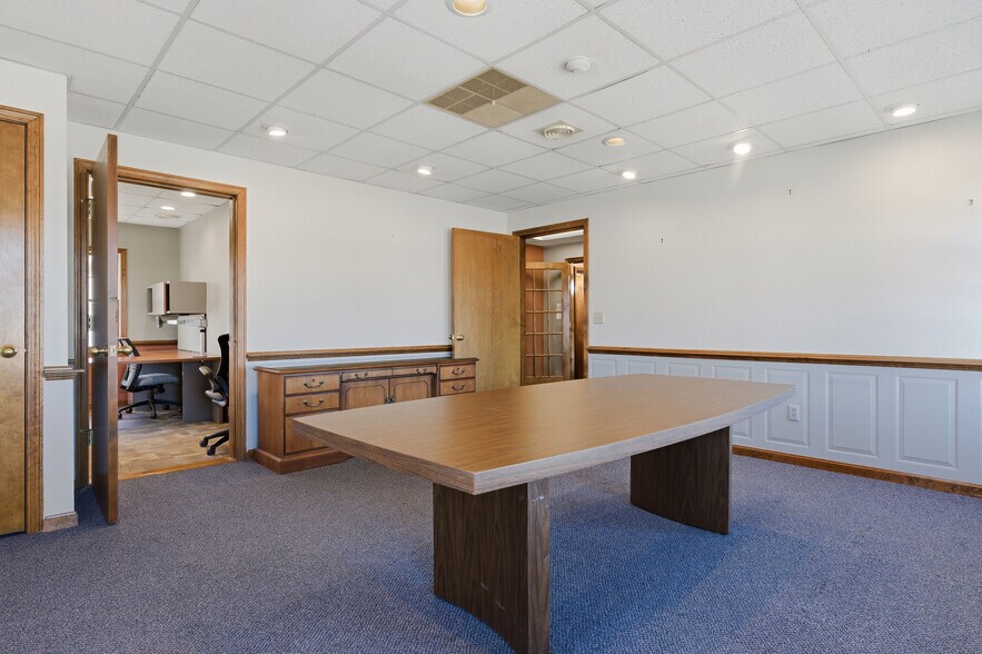 More Photos Of 352 Park Ave, Woonsocket Office For Sale