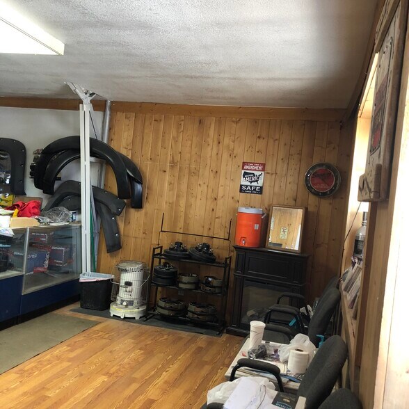 More Photos Of 47 N 400 W, Delta Auto Repair For Sale