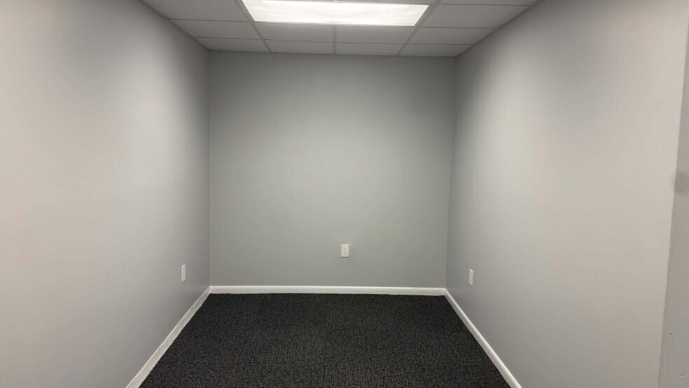 More Photos Of 1840 River Oaks Rd, Jacksonville Warehouse For Sale