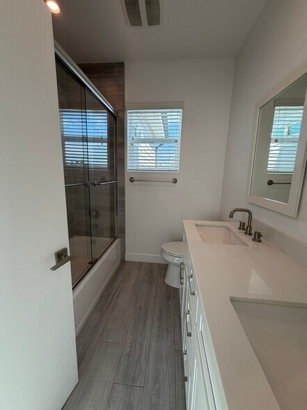 More Photos Of 3944 S Budlong Ave, Los Angeles Apartments For Sale