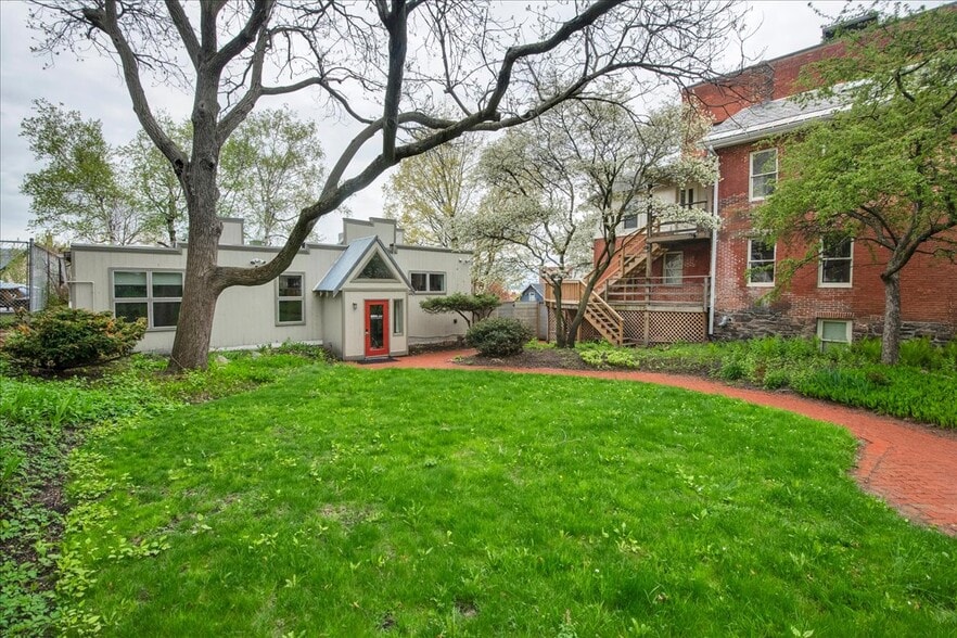 Primary Photo Of 87 College st, Burlington Office For Sale