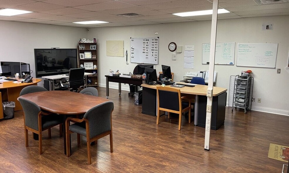 More Photos Of 1734 Centennial Blvd, San Antonio Warehouse For Lease