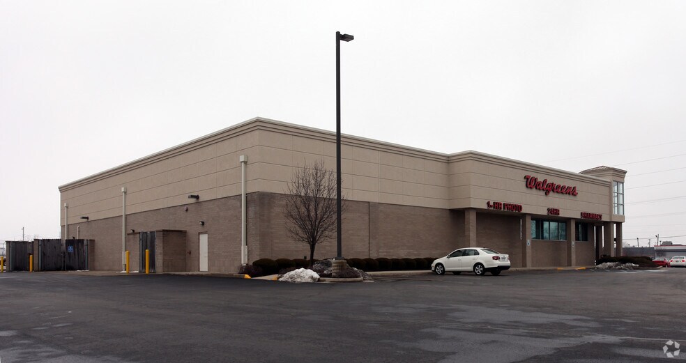 More Photos Of 1516 E Main St, Plainfield Drugstore For Lease