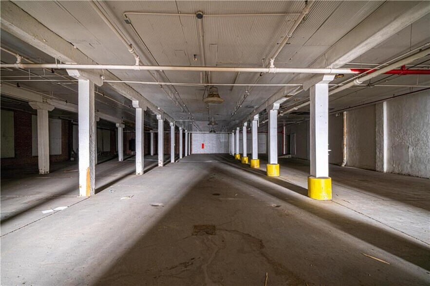 More Photos Of 202 Main St, Saint Joseph Refrigeration Cold Storage For Lease