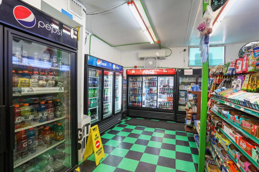 More Photos Of 606 E 1st, Rufus Convenience Store For Sale