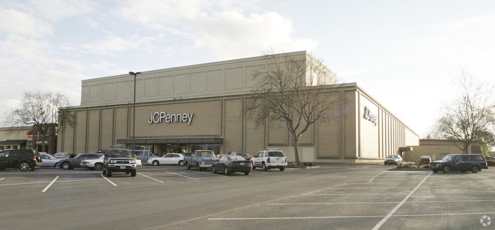 Primary Photo Of 293 Valley River Ctr, Eugene Unknown For Lease