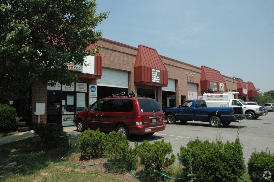 More Photos Of 10001 Lewis Dr, Damascus Warehouse For Sale