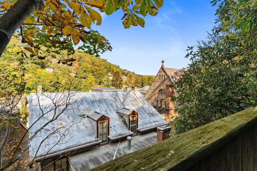 More Photos Of 23-25 Race St, Jim Thorpe Hospitality For Sale