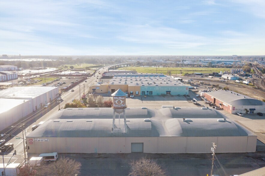 More Photos Of 301 9th St, Modesto Manufacturing For Lease