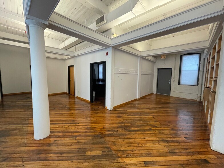 More Photos Of 85 Willow St, New Haven Flex For Lease