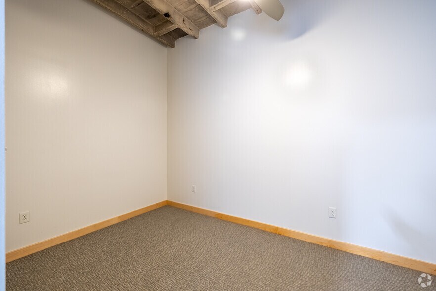 More Photos Of 103 Virginia St, Sioux City Apartments For Lease