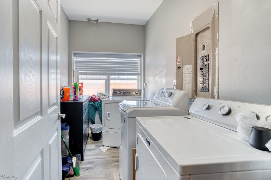 More Photos Of 3817 Pacific Ave, Wildwood Restaurant For Sale