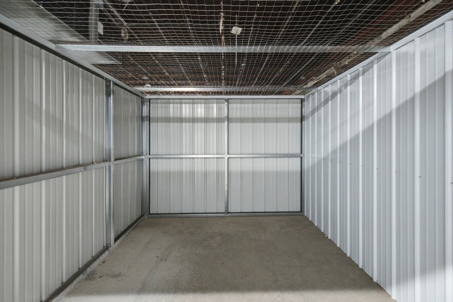 More Photos Of 7708 1st Ave N, Birmingham Self Storage For Sale