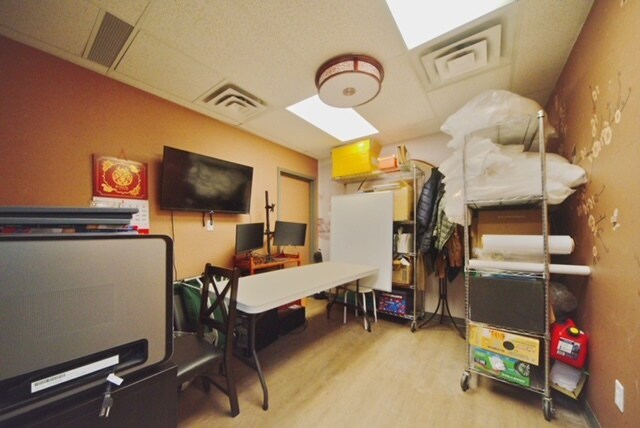 More Photos Of 1431 40th Ave NE, Calgary Light Distribution For Sale