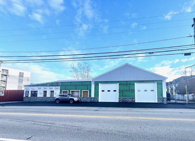 Primary Photo Of 76 Lake St, Nashua Industrial For Lease