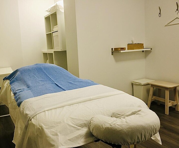 More Photos Of 970 Burrard St, Vancouver Medical For Sale