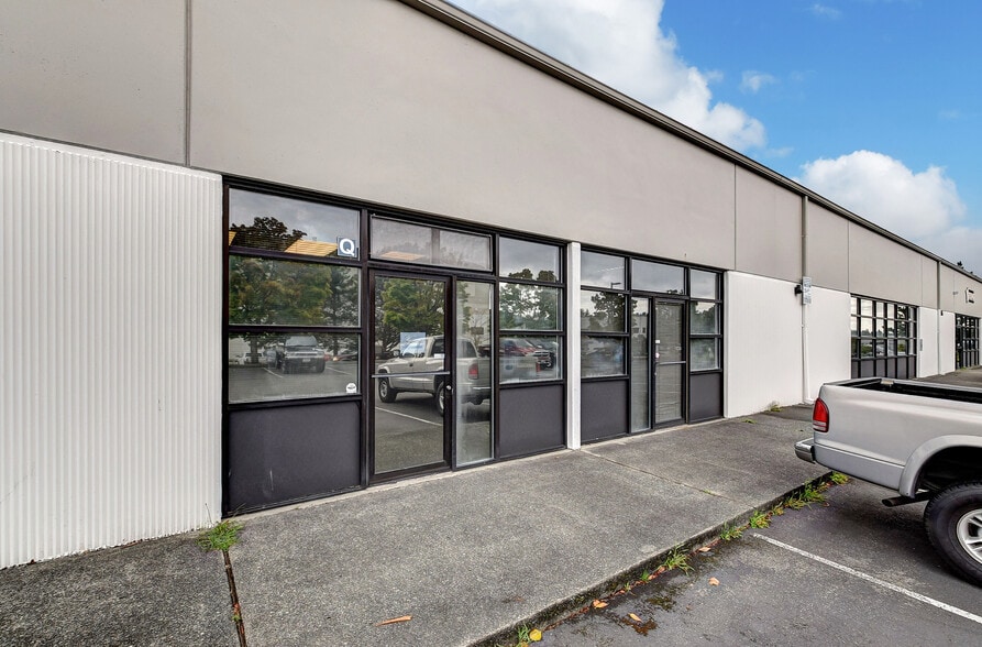 More Photos Of 3101 111th St SW, Everett Manufacturing For Lease