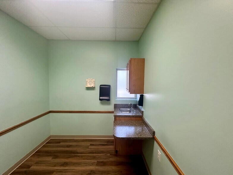 More Photos Of 1405 S Sizer Ave, Jefferson City Unknown For Lease