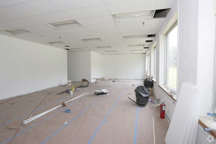 More Photos Of 220 Franklin Rd, Randolph Warehouse For Lease