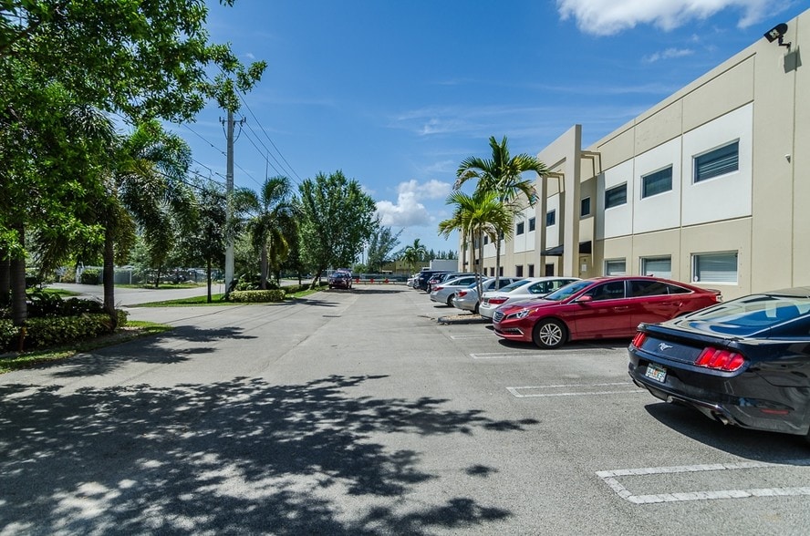 More Photos Of 10800 NW 21st St, Miami Warehouse For Sale