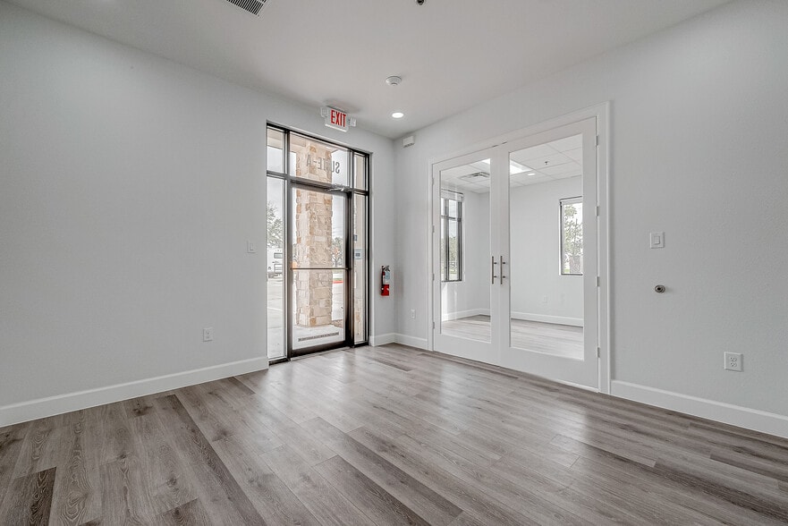 More Photos Of 18707 Mueschke Rd, Cypress Office For Lease