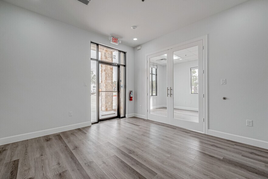 More Photos Of 18707 Mueschke Rd, Cypress Office For Sale