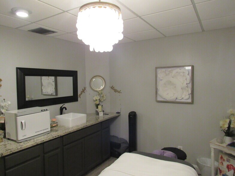 More Photos Of 595 W Granada Blvd, Ormond Beach Medical For Sale