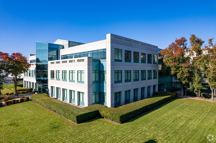 More Photos Of 5960 Inglewood Dr, Pleasanton Office For Sale