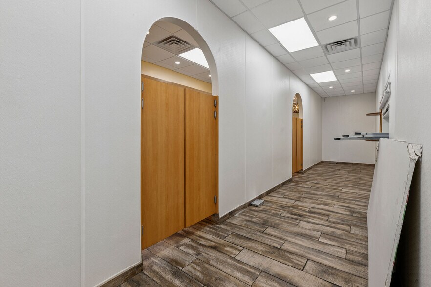 More Photos Of 102 N Rogers St, Aberdeen Restaurant For Sale