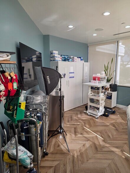 More Photos Of 2121 E Coast Hwy, Newport Beach Medical For Lease
