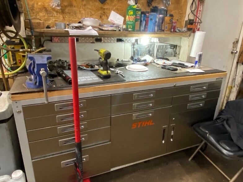 More Photos Of 9112 W Mount Morris Rd, Flushing General Retail For Sale