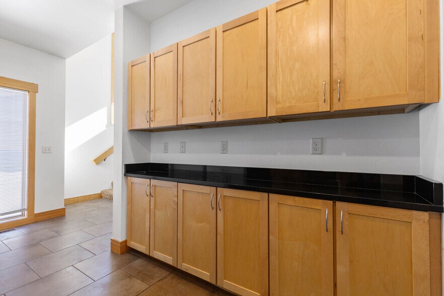 More Photos Of 1281 Stoneridge Dr, Bozeman Apartments For Sale