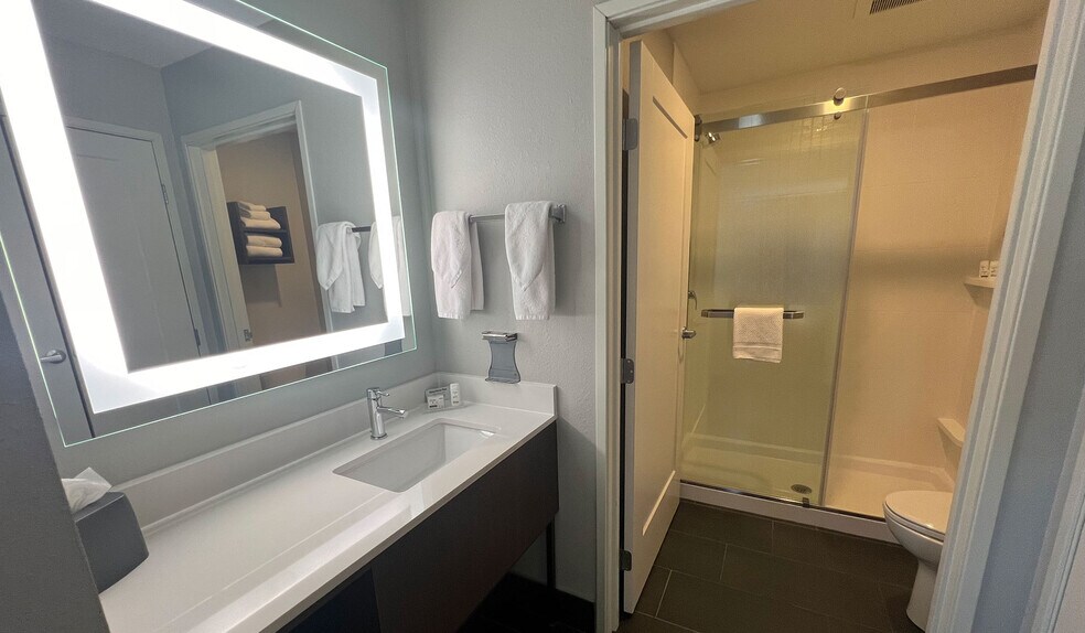 More Photos Of 7418 Washington Ave, Mount Pleasant Hotel For Sale