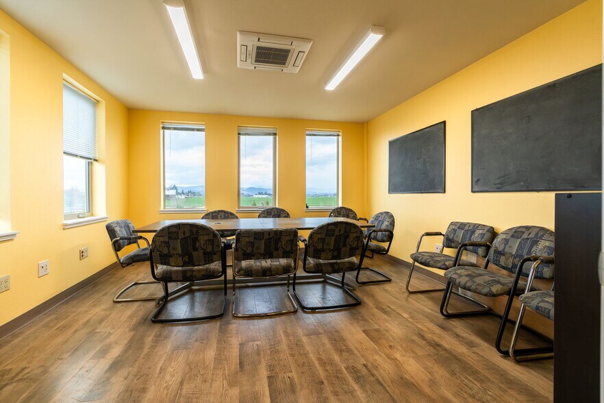 More Photos Of 1355 N Barlow St, Cornelius Winery Vineyard For Sale