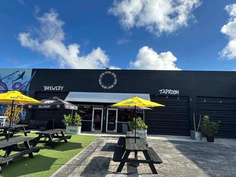 More Photos Of 10 NE 3rd St, Florida City Warehouse For Lease