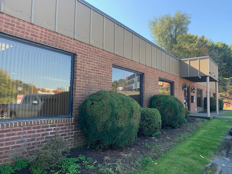 More Photos Of 4051 Executive Park Dr, Harrisburg Office For Lease