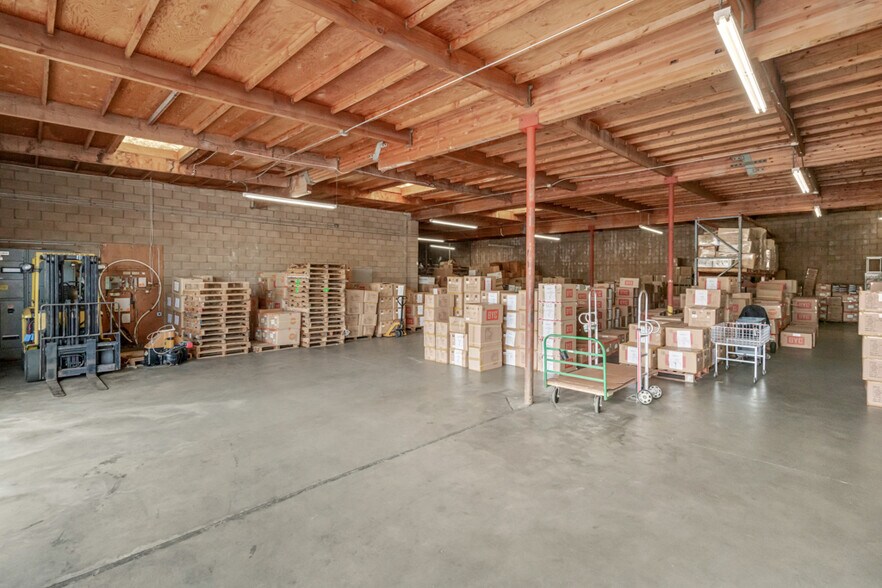 More Photos Of 18732 Corby Ave, Artesia Warehouse For Lease