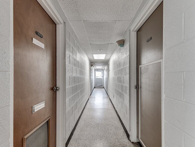 More Photos Of 2400 NW 23rd St, Oklahoma City Office For Sale