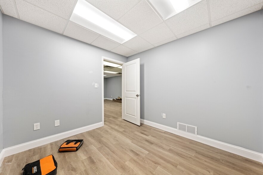 More Photos Of 4651 W 130th St, Cleveland Warehouse For Sale