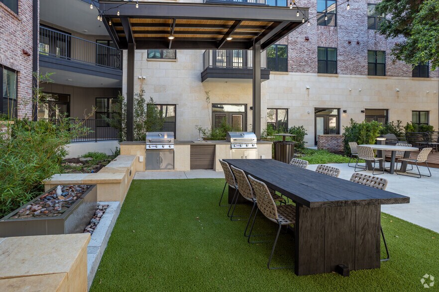 More Photos Of 4910 E 7th St, Austin Coworking Space