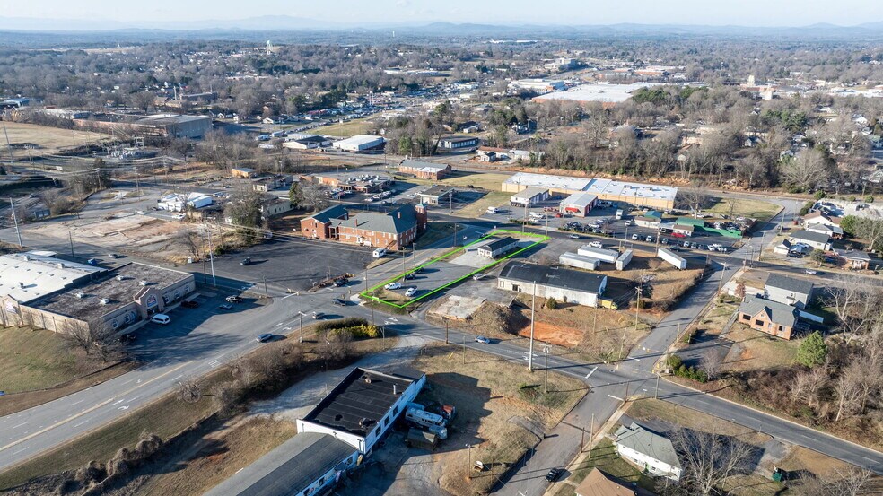 More Photos Of 121 13th St SW, Hickory Office For Sale