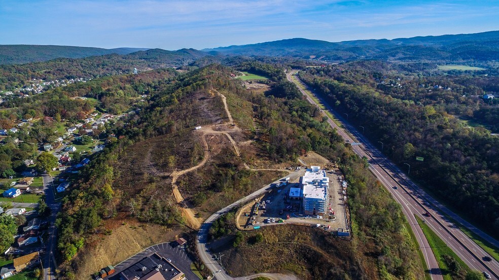 More Photos Of Shades Ln, Cumberland Land For Sale