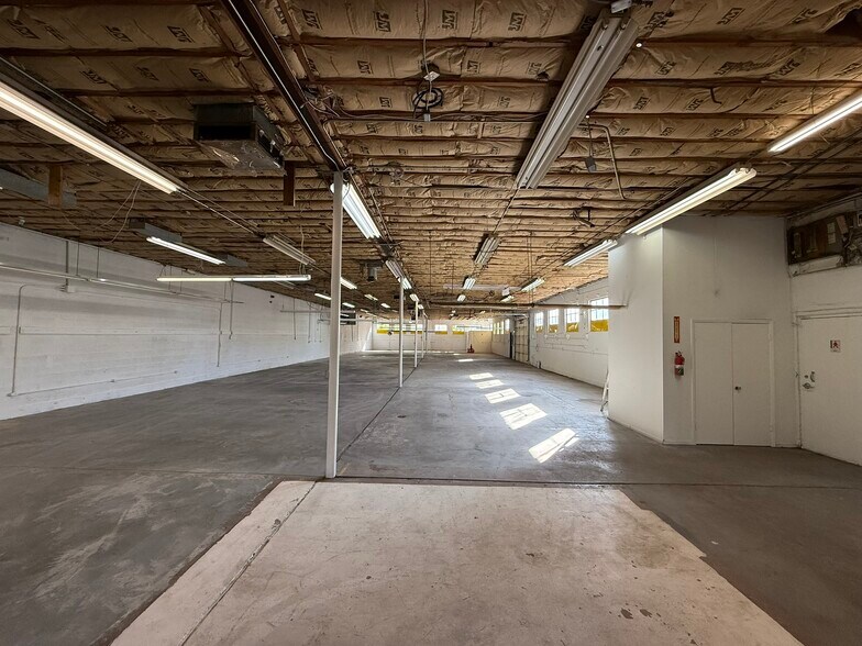 More Photos Of 2030 N Clay St, Denver Flex For Lease